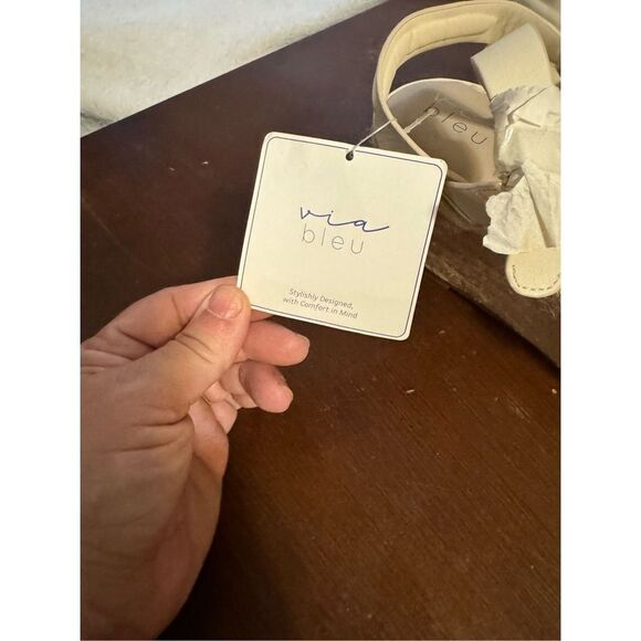 NWT strappy wedges size 8 - Picture 2 of 8